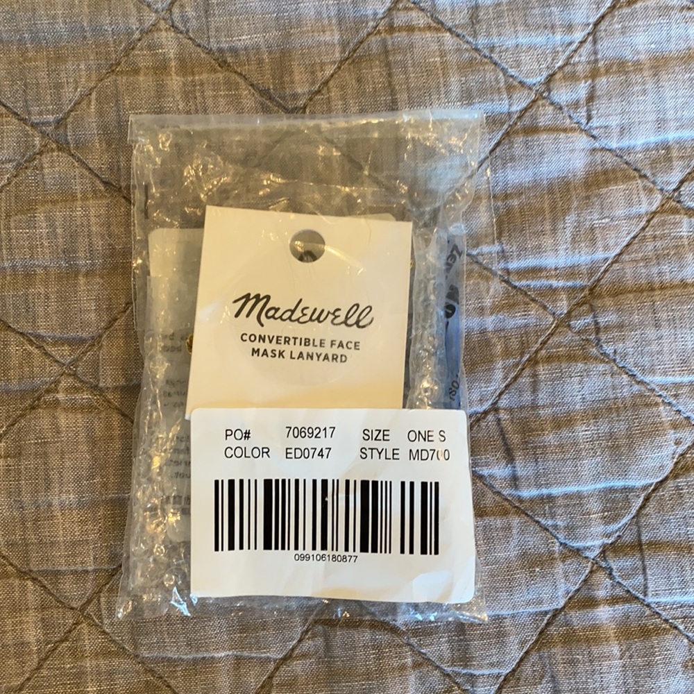 Madewell Curb Chain Convertible Face Mask Lanyard - Picture 5 of 5